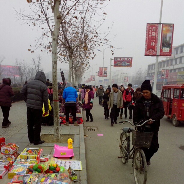 2013/02/10 — 街上人可真多呀