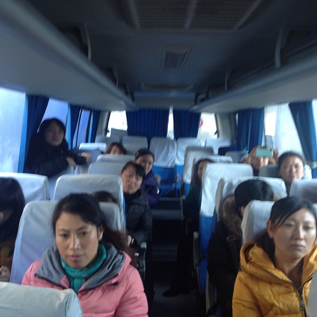 2013/12/03 — 姐妹们在车上开心的唱歌