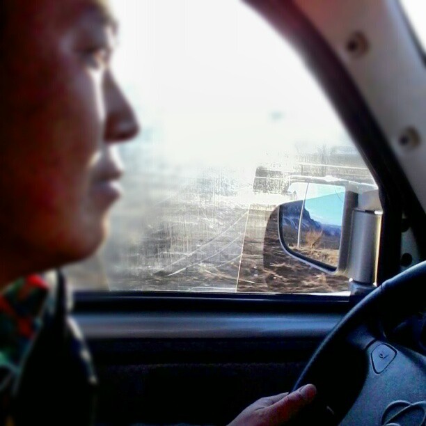 2013/02/07 — 老公在认真的专心开车@