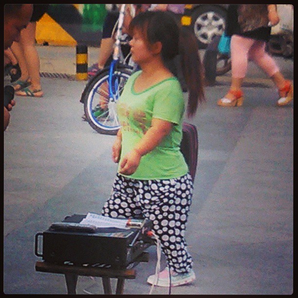 2013/07/17 — 这是袖珍三兄妹的二妹（文琼7月17号下午五点五十一拍）
