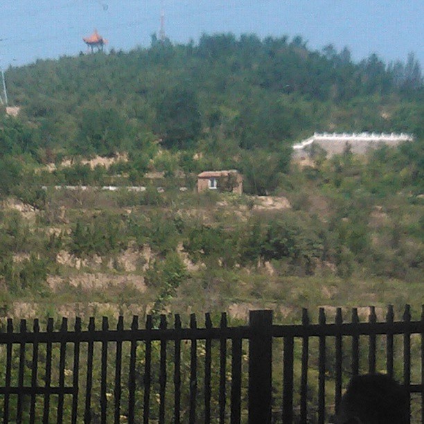 2013/08/18 — 家乡（文琼在火车上隔着玻璃录的）