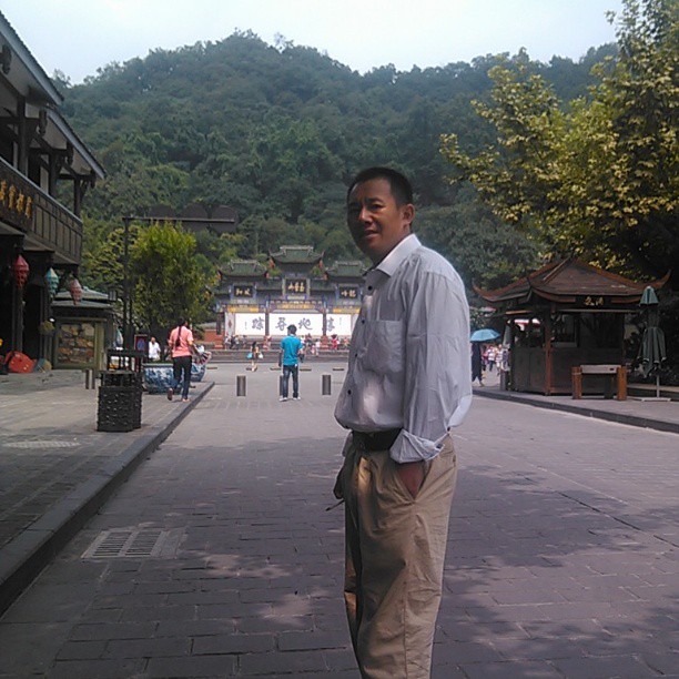 2013/08/19 — 都江堰的南桥（文琼拍的）