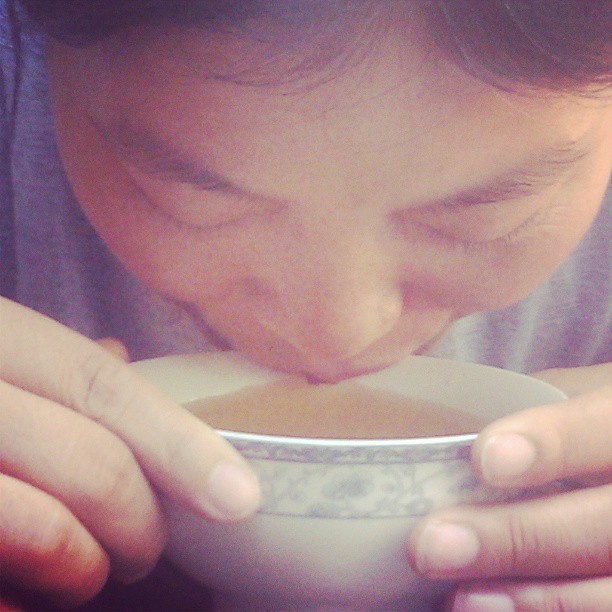 2013/08/24 — 这就是我们姐妹的老大，好久没有见到姐妹们了，所以嘴巴都上火，长了好多水泡泡，我看了特别心疼（文琼在木兰拍的）