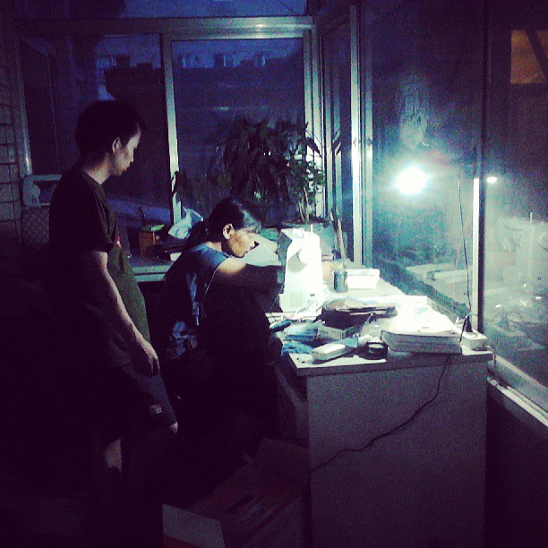 2013/07/21 — 秉灯夜战。