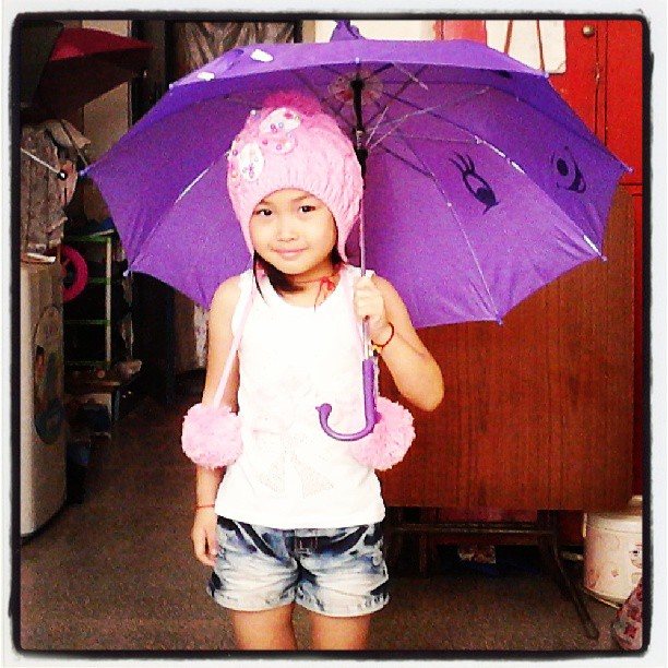 2013/08/06 — 混淆了季节的宝贝和凌乱的家。