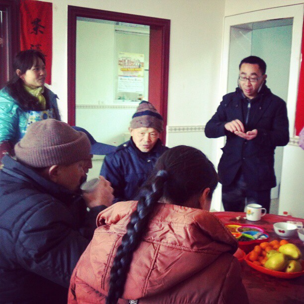 2013/02/11 — 今天出来拜年，这是在舅爷家