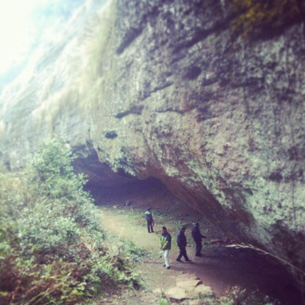 2013/02/11 — 山洞