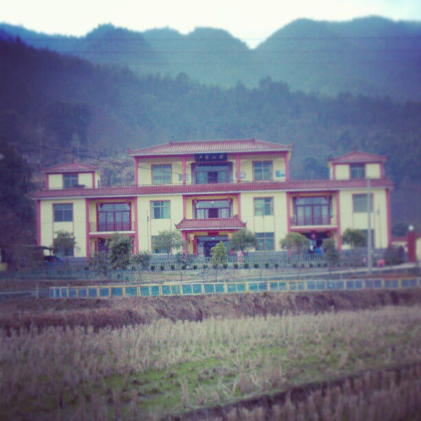 2013/02/13 — 现在大家都住进了新房