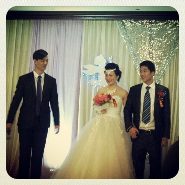 2013/02/15 — 婚礼开始了，新郎新娘开始进行结婚仪式