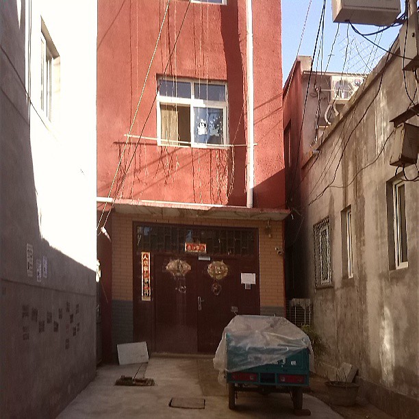 2013/07/16 — 我住的楼门口