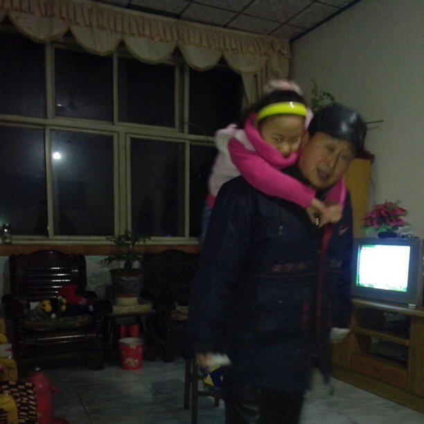 2013/02/01 — 爷爷俩亲的不得了