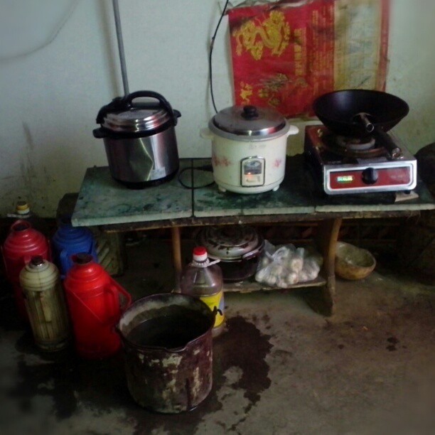 2013/02/03 — 做饭的地儿，很简单
