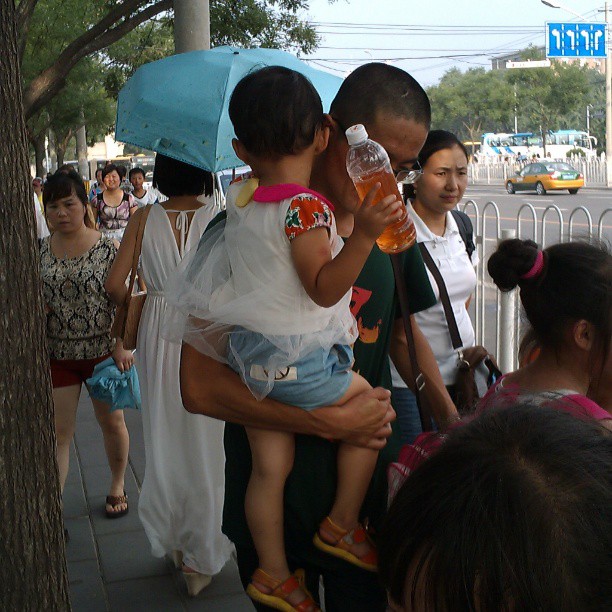 2013/07/19 — 人好多呀。挤不过来了。【来自海英拍摄】
