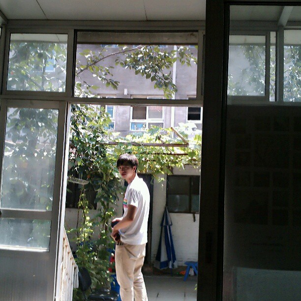 2013/08/03 — 帅哥转身啦。【来自海英拍摄】