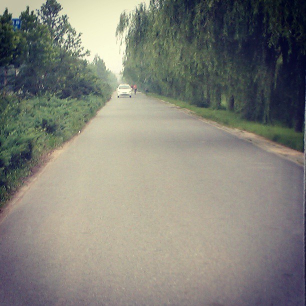 2013/08/06 — 乡间小路，去王府医院路上。【来自海英拍摄】
