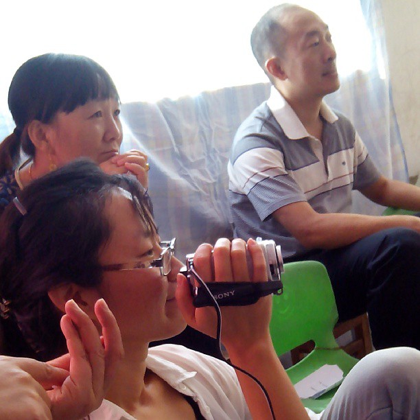 2013/09/21 — 摄影师一直在录，再拍，好认真，好辛苦。(在课堂，海英)