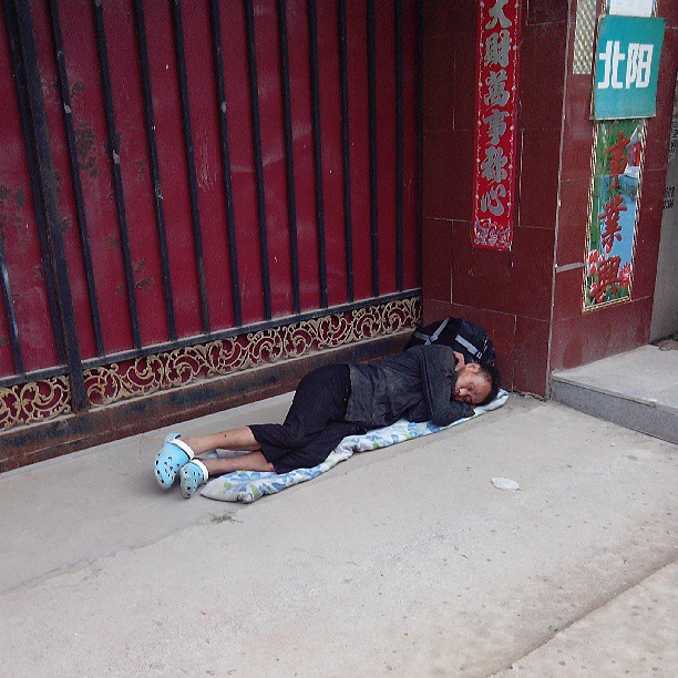 2013/08/06 — 昨晚下雨他大概没地去吧
