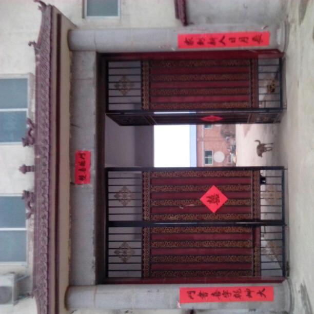 2013/02/11 — 爸妈打工的制药厂大门