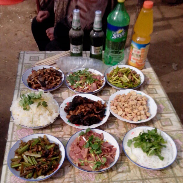 2013/02/12 — 够丰盛吧 ？还没有上齐哪！
