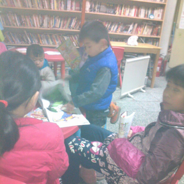 2013/02/14 — 读书的孩子们