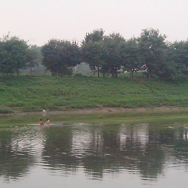 2013/08/12 — 水波荡漾，渔人上岸